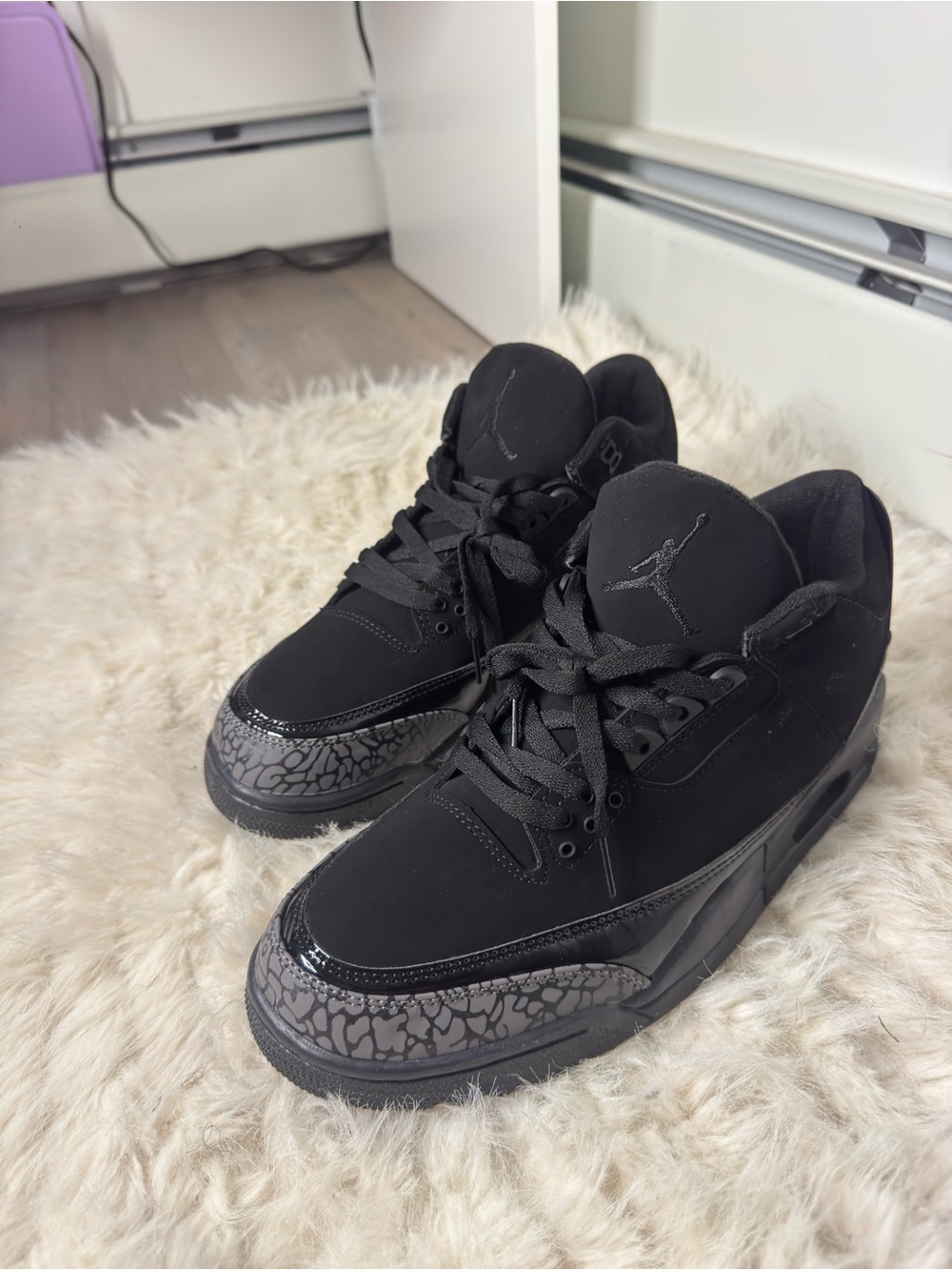 Jordan Men’s Black with Grey Elephant Print Sneakers